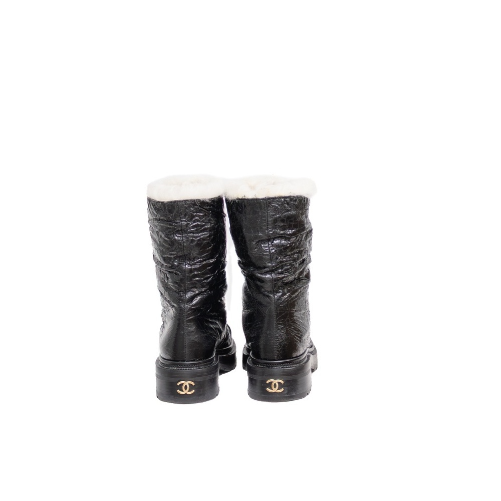 Chanel Black Crackled Patent Leather Shearling-Lined Winter‎ Boots – Size 36.5 C - Picture 8 of 11